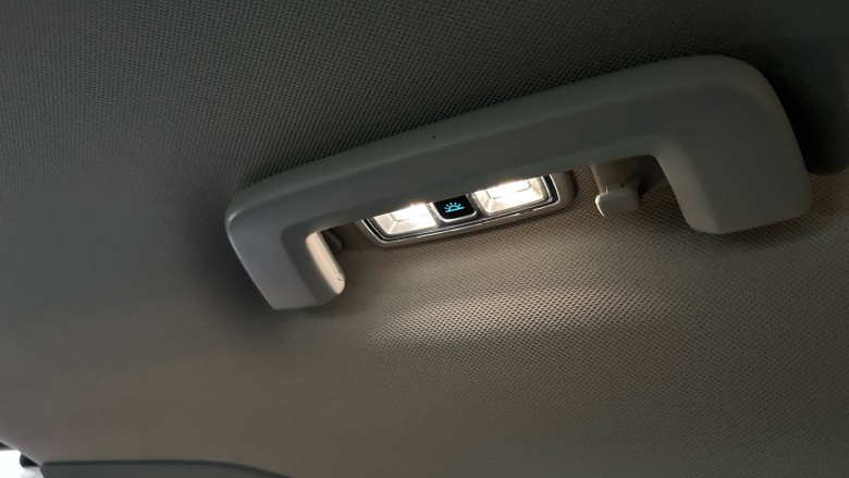 Ford Tourneo Custom 320 L2 Diesel Fwd 2.0 EcoBlue 136ps H1 Zetec 8 seater Auto